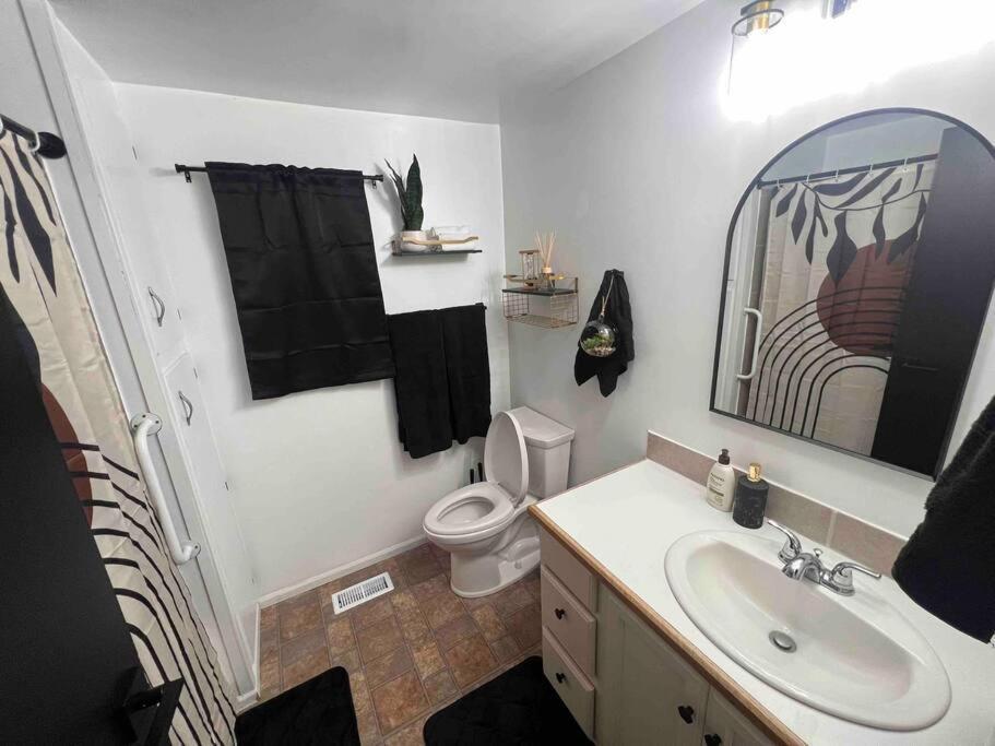 Villa Tiki Escape W/ Amazing Mountain And Marsh Backdrop Rockaway Beach Exterior foto