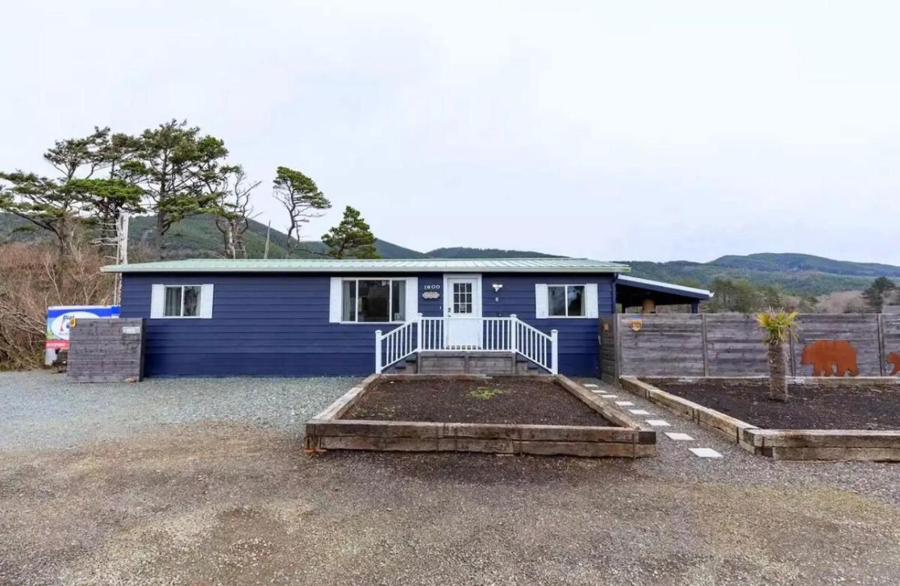Villa Tiki Escape W/ Amazing Mountain And Marsh Backdrop Rockaway Beach Exterior foto